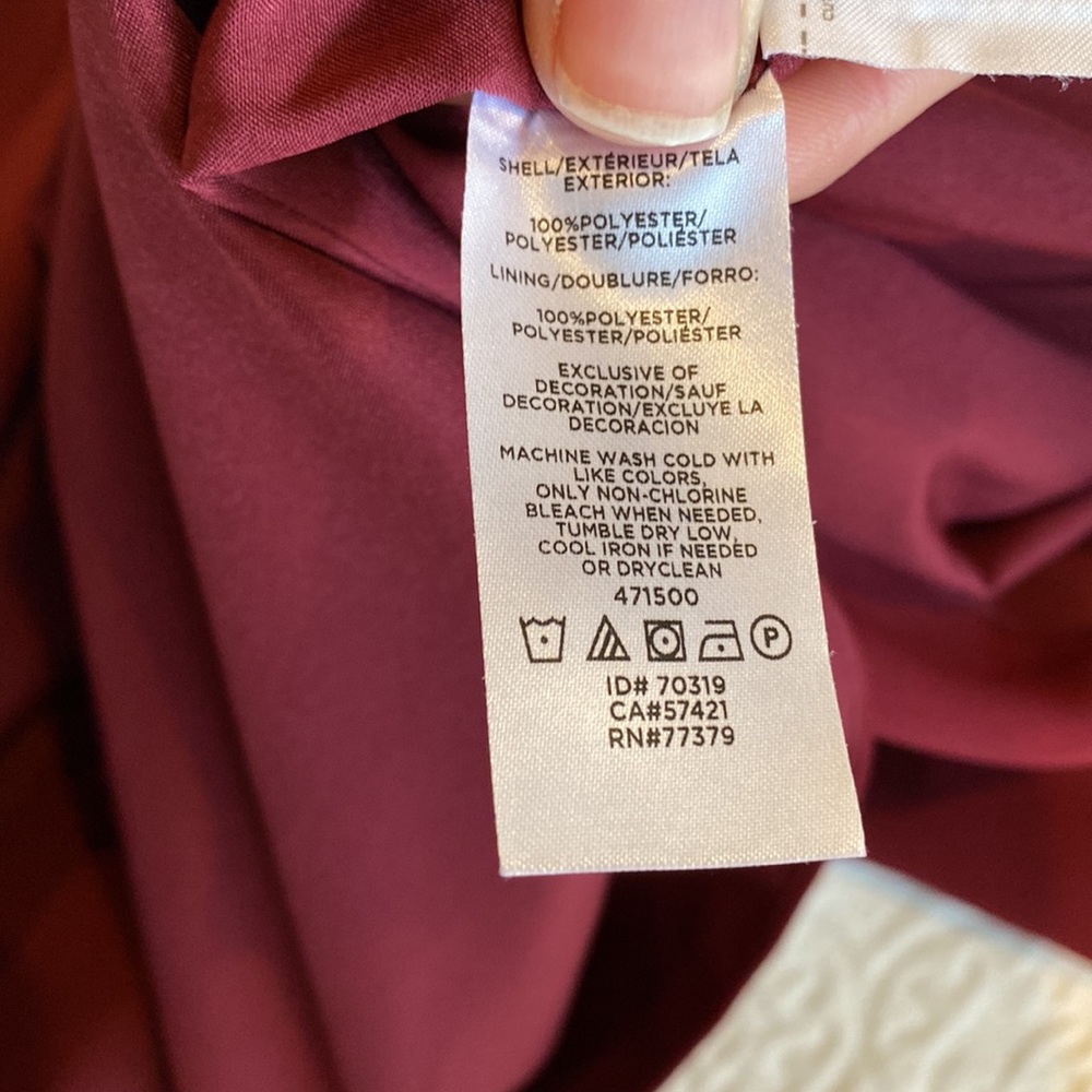 Burgundy Ann Taylor Skirt Size 4. NWOT - Picture 4 of 4